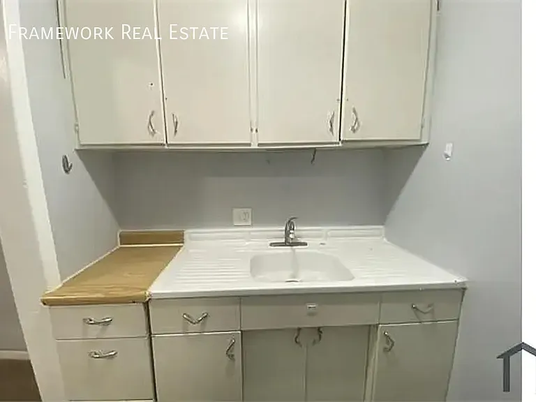 1356-1376 Zephyr St #1376 — Photo 6