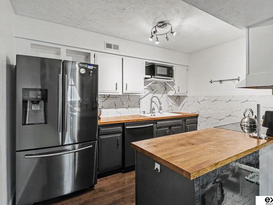 12025 Pierce Plz APT 324, Omaha, NE 68144