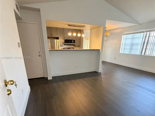 15295 SW 107th Ln APT 1006, Miami, FL 33196