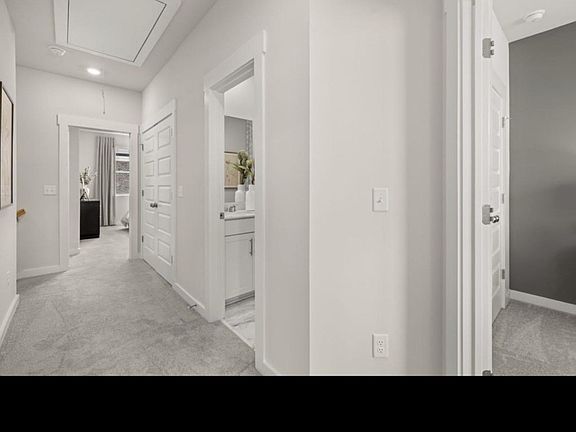 5th image of 521 Hinton St