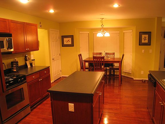 5th image of 9 Woodcrest Dr