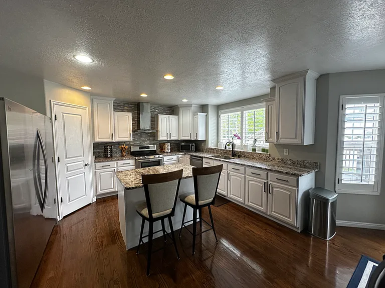 1942 N 1350 W — Photo 9