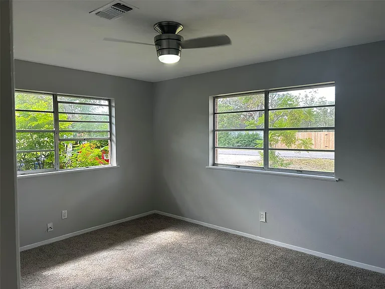 708 Western Ave — Photo 10