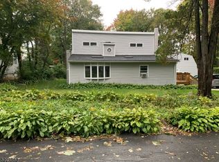 39 Maple Ave, Stockholm, NJ 07460