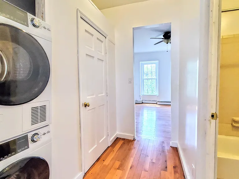 253 Vernon Ave #5 — Photo 4