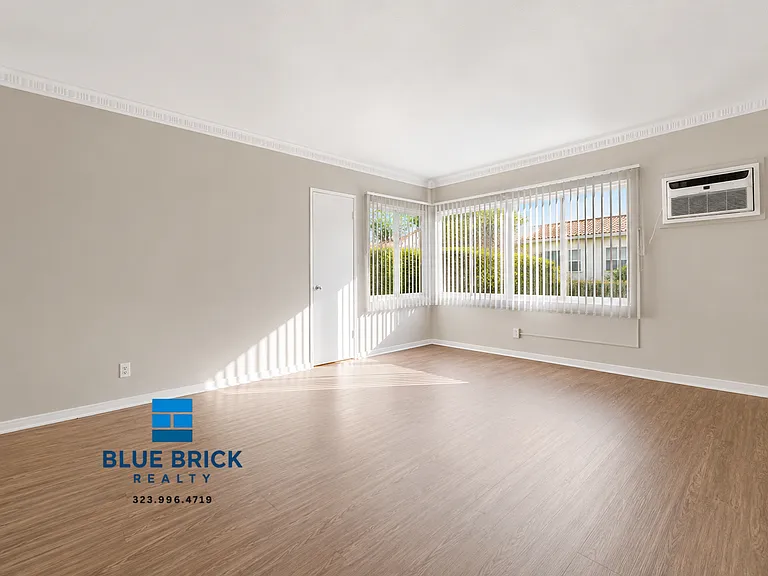 5315 Whitsett Ave #6 — Photo 4
