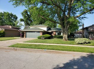 2320 Hickory Dr, Dyer, IN 46311