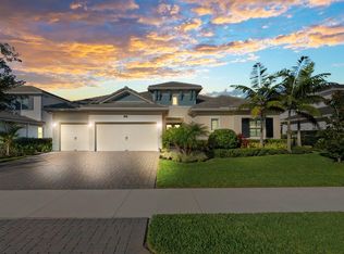2455 NE Evinrude Cir, Jensen Beach, FL 34957