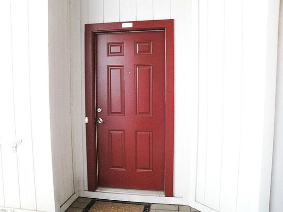 2nd image of 5317 Warminster Dr #206