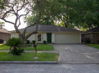 110 Greenshire Dr, League City, TX 77573