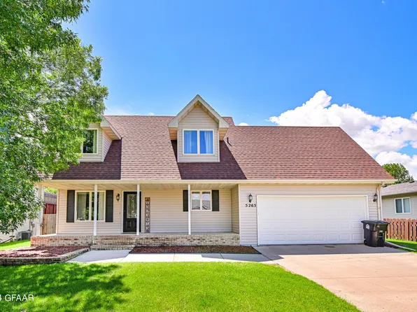 5265 7th Ave N, Grand Forks, ND 58203