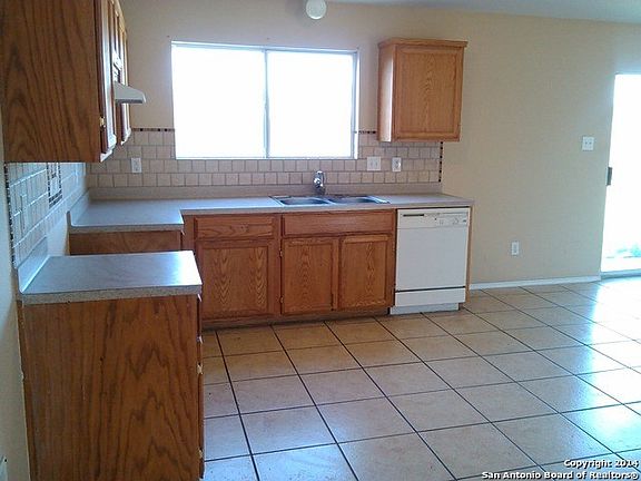 4th image of 6111 Lake Victoria St