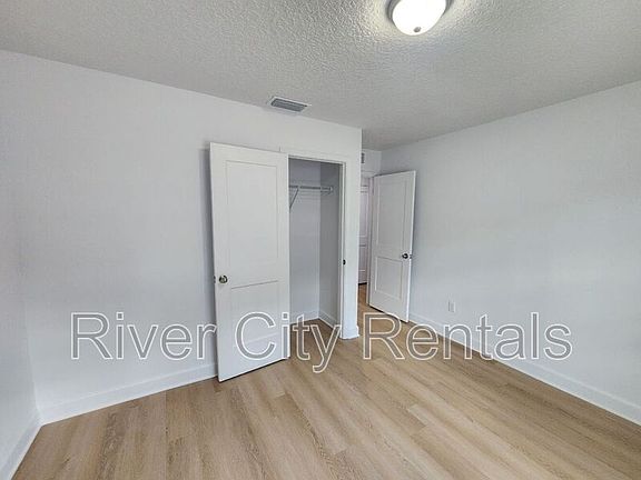 4th image of 6306 Alliance Ave