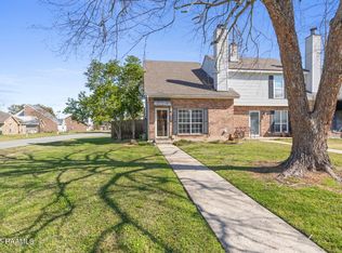 901 Carriage Light Loop, Youngsville, LA 70592