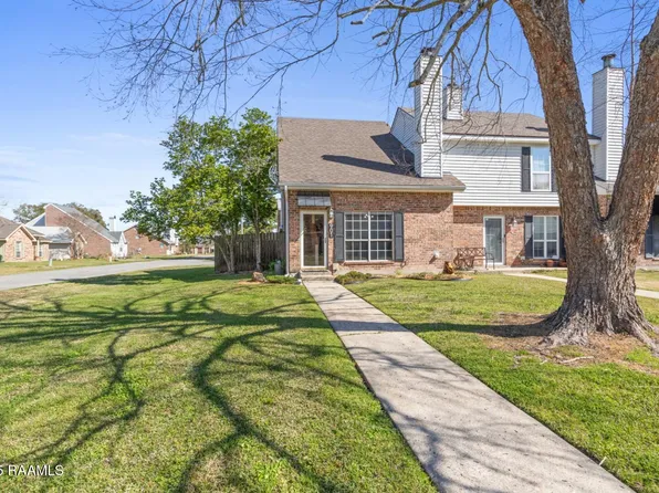 901 Carriage Light Loop, Youngsville, LA 70592