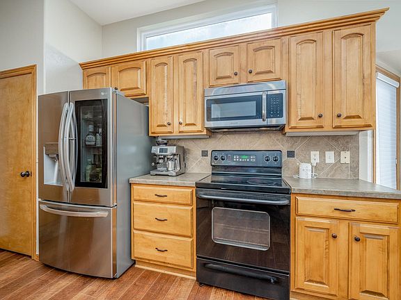 5th image of 608 N Woodstone Dr