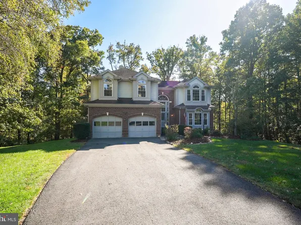 8619 Oak Brook Ln, Fairfax Station, VA 22039