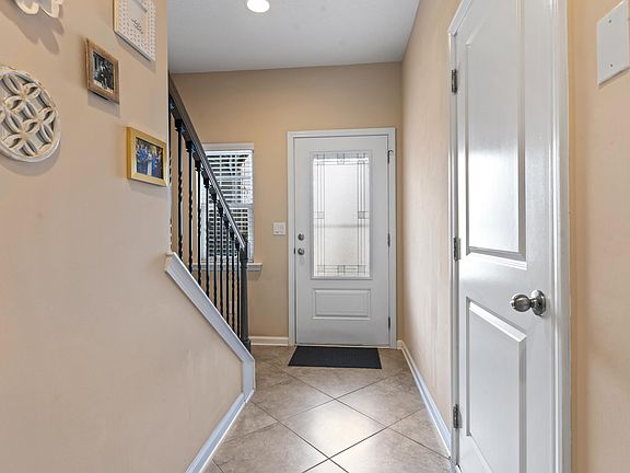 4th image of 16 Pindo Palm Dr