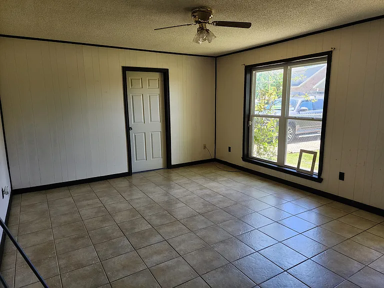 1822 Donna Dr — Photo 3