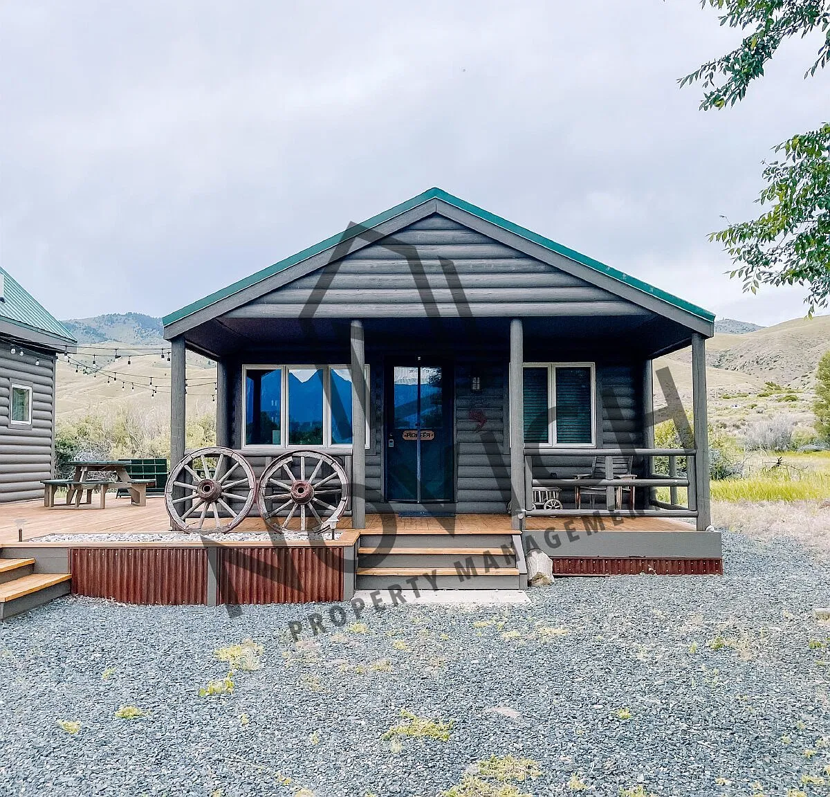 Pioneer Cabin — Photo 1