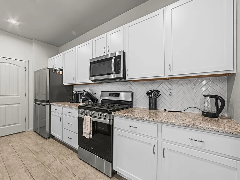 5110 W Longtail Rd — Photo 21