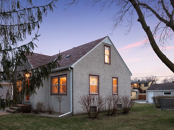 5th image of 820 4th Ave S