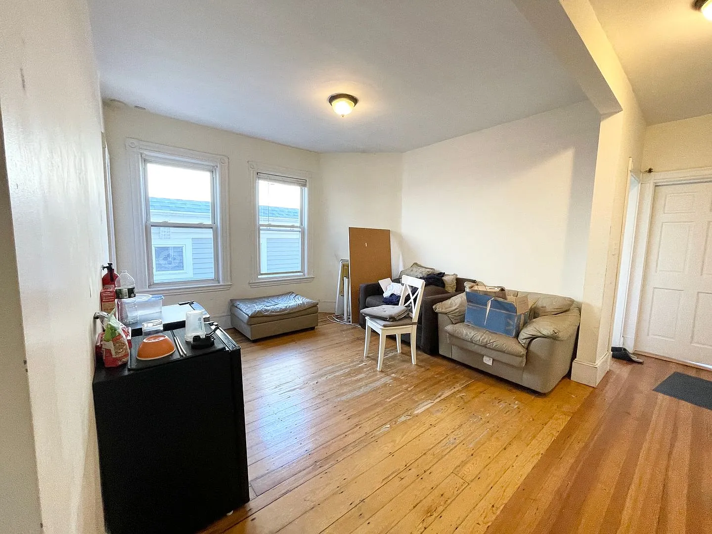 Modern 4-Bedroom on Sachem St In-Unit Laundry Updated Kitchen Prime Mission Hill — Photo 2