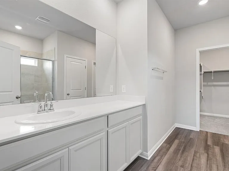 209 Golden Plains Pkwy — Photo 10