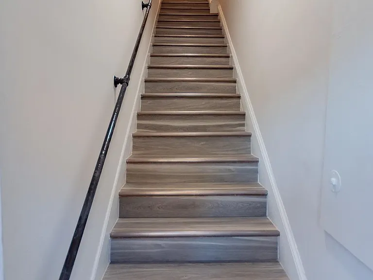 215 King St W #B — Photo 34