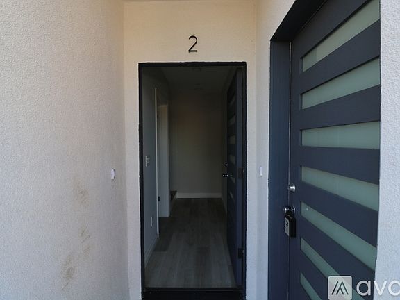 3rd image of 6926 Morella Ave #2-4-5