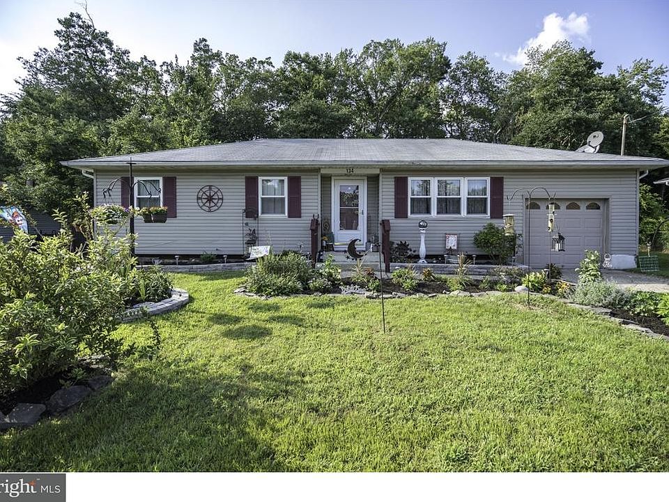 1st image of 134 Almond Ave