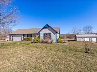 23303 S Waverly Rd, Spring Hill, KS 66083