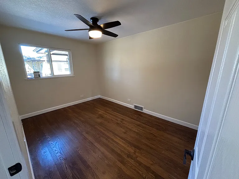2218 Ames St — Photo 10
