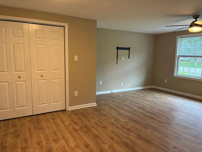 21715 Genesta St — Photo 5