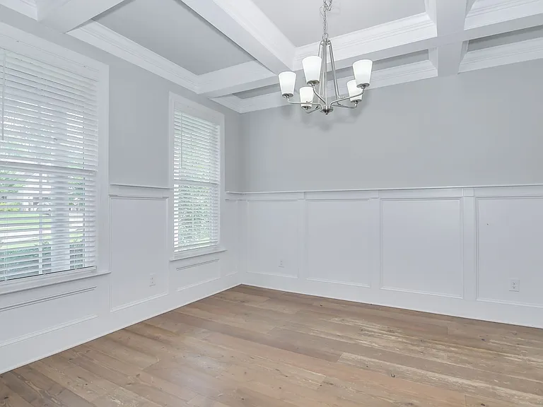 344 Colonnades Dr — Photo 13