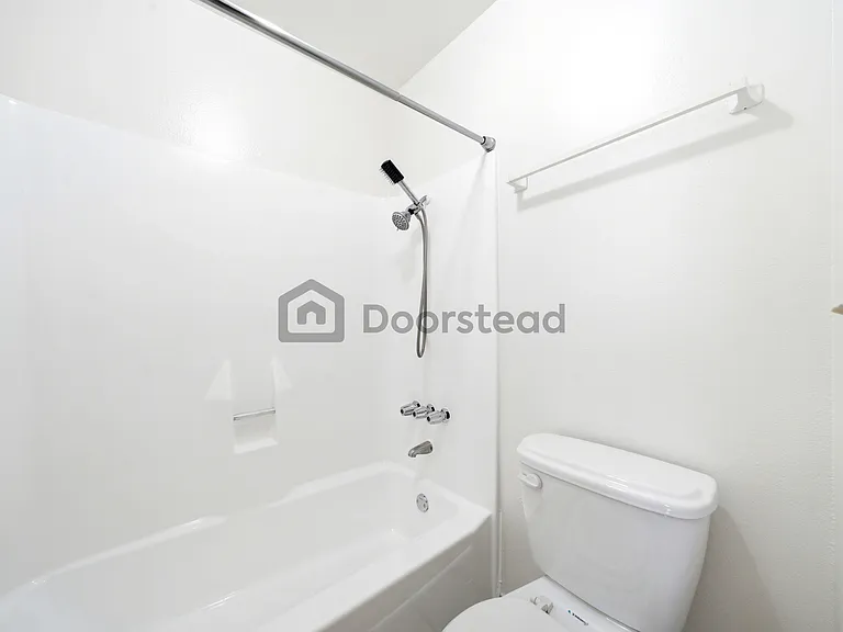 1826 S Bundy Dr #4 — Photo 14