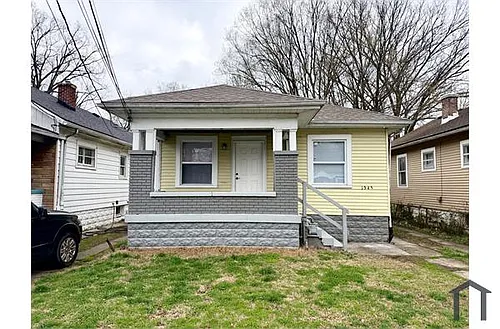 1545 Catalpa St Photo 1