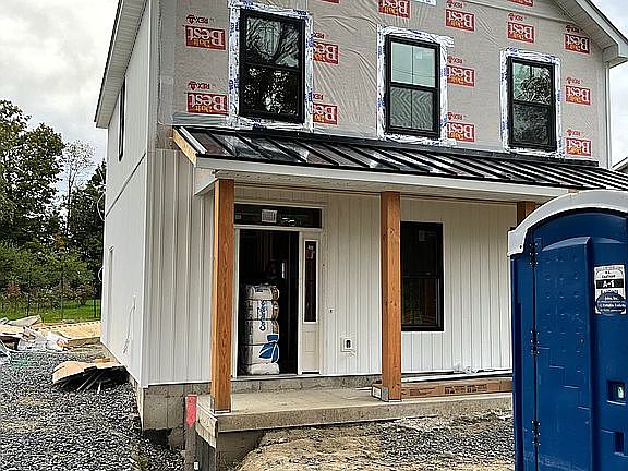 2nd image of Railroad Ave #2