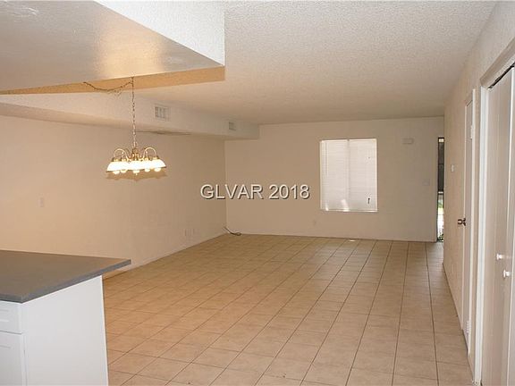 4th image of 5813 Vegas Dr