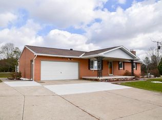 9275 Beeson St NE, Louisville, OH 44641