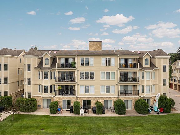 3rd image of 710 N Dockside Cir Unit F3