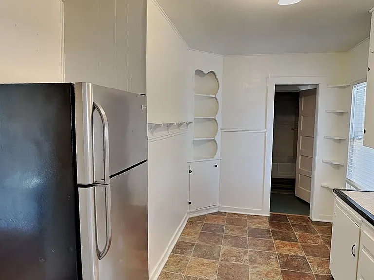 3333 W 5th St — Photo 8