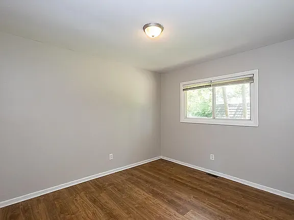 2028 E Clay St — Photo 14