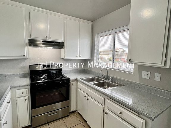 3rd image of 11421 Freeman Ave APT C