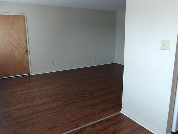 3rd image of 2169 Cypress Dr #E
