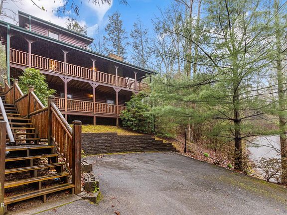 2nd image of 729 Glory Ridge Way
