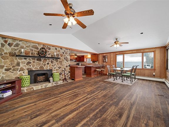 4th image of 24689 Westview Dr