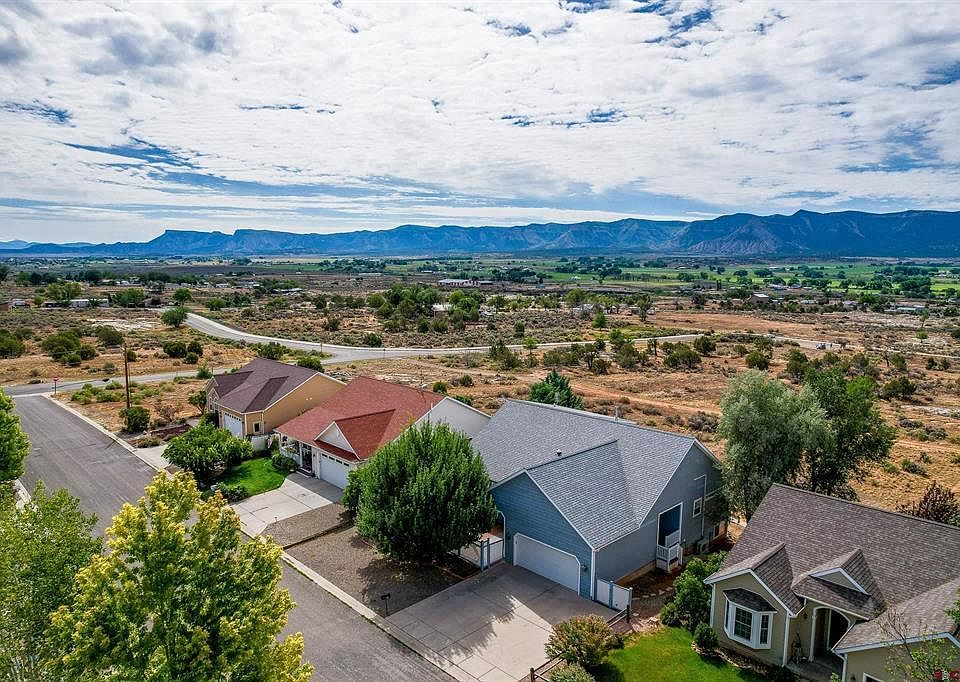 1st image of 607 Apple Drive