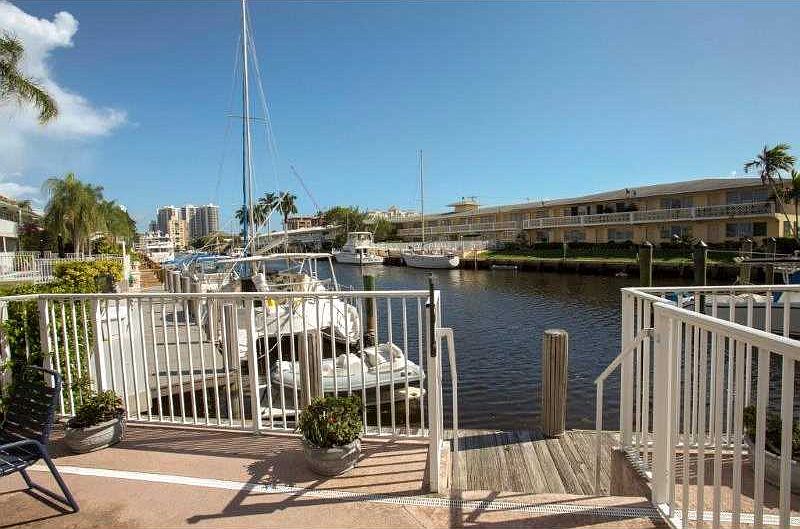 2nd image of 3220 Bayview Dr #3B
