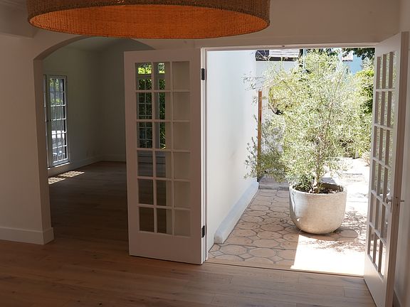 3rd image of 1020 N La Jolla Ave #1020